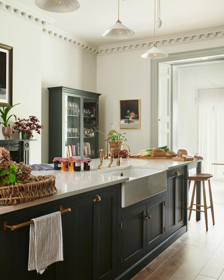 Devol shop kitchen lighting